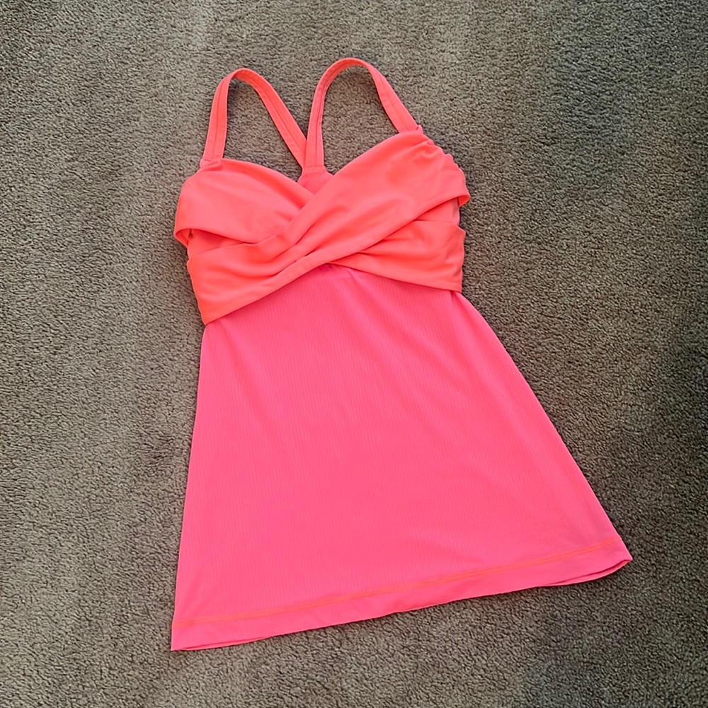 Lululemon tank